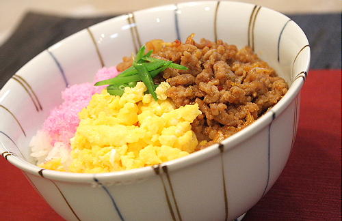 キムチそぼろの三食丼レシピ