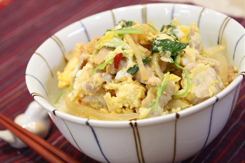 今日のキムチ料理レシピ：豚キムチ卵丼