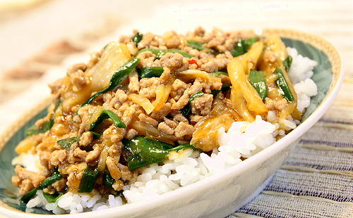 豚ひき肉とキムチのあんかけ丼レシピ