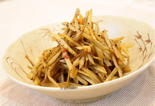 今日のキムチ料理レシピ： ピリ辛ごぼうのマヨネーズ炒め