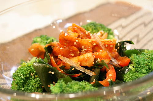 今日のキムチ料理レシピ：キムチ海藻サラダ