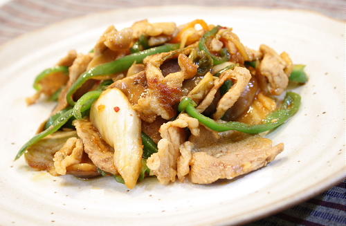 今日のキムチ料理レシピ：豚肉と椎茸のキムチ炒め