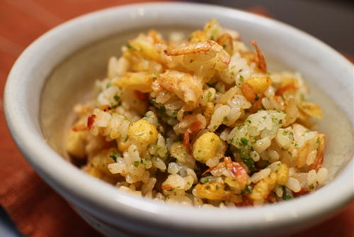 今日のキムチ料理レシピ：揚げ玉キムチご飯