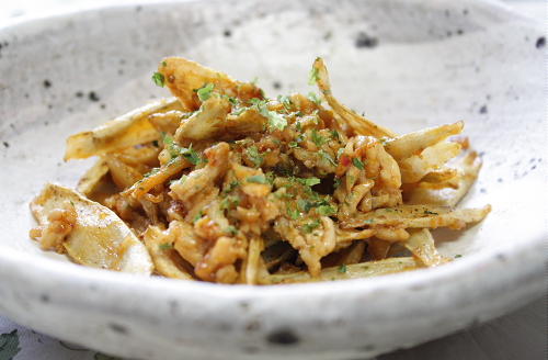 今日のキムチ料理レシピ：揚げごぼうのピリ辛ひき肉がらめ