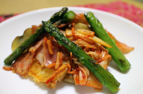 今日のキムチレシピ：ジャガイモとアスパラのキムチ炒め