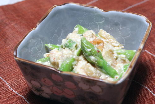 今日のキムチ料理レシピ：アスパラのキムチ白和え