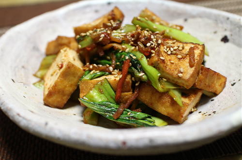 今日のキムチレシピ：厚揚げと青梗菜のキムチ炒め