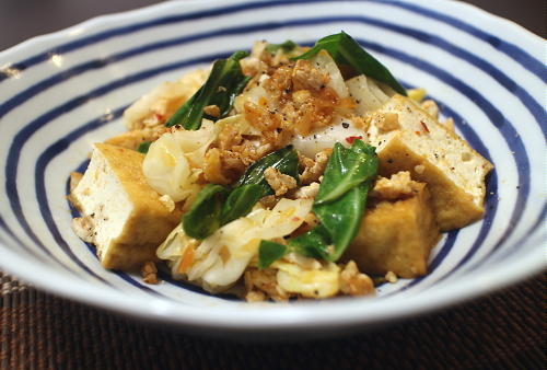 今日のキムチ料理レシピ：厚揚げとキャベツのキムチひき肉炒め