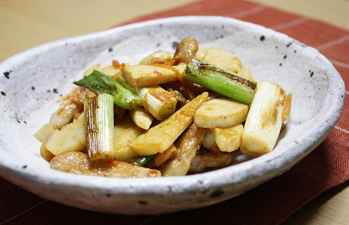 今日のキムチ料理レシピ：豚肉とたけのこのキムチ炒め