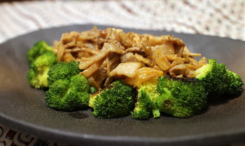 今日のキムチ料理レシピ：ブロッコリーの豚バラキムチあん