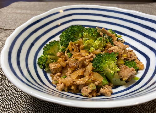 今日のキムチ料理レシピ：ブロッコリーのキムチひき肉炒め