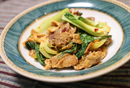 今日のキムチ料理レシピ：豚肉とチンゲン菜のキムチ胡麻炒め
