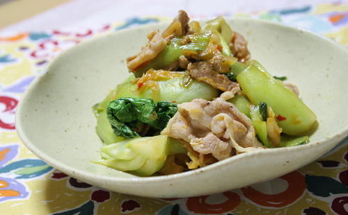 今日のキムチ料理レシピ：豚肉とチンゲンサイのキムチ炒め