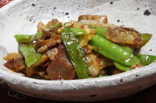 今日のキムチ料理レシピ：豚肉ときぬさやのキムチ炒め