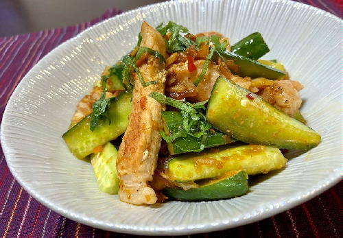 今日のキムチ料理レシピ：豚肉と胡瓜の梅キムチ炒め