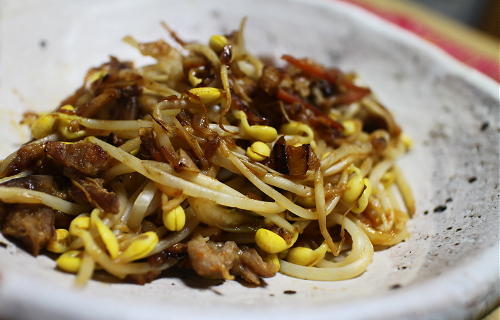 今日のキムチ料理レシピ：豆もやしの豚キムチ炒め