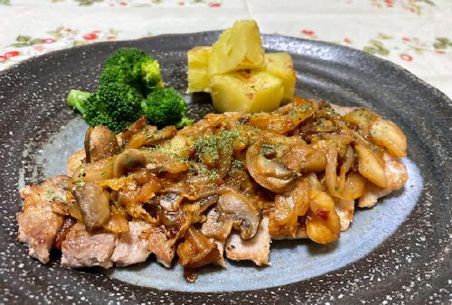 今日のキムチ料理レシピ：豚ロースのキムチマッシュルームソース