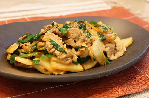 今日のキムチ料理レシピ：豚肉とたけのこのキムチ炒め