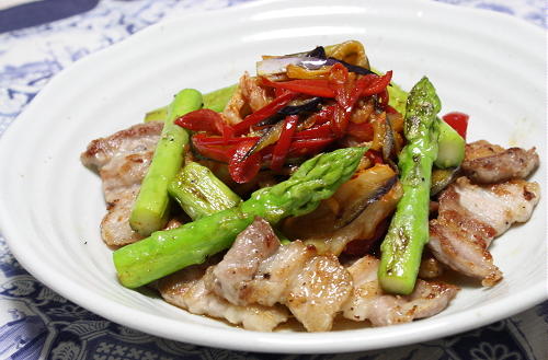 今日のキムチ料理レシピ：豚ばら肉のソテー茄子キムチのせ