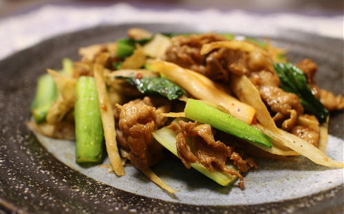 今日のキムチ料理レシピ：豚肉とごぼうのキムチマヨ炒め