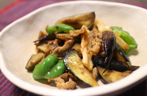 今日のキムチ料理レシピ：豚肉とナスの甘辛キムチ炒め