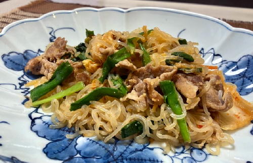 今日のキムチ料理レシピ：豚肉とキムチのしらたきのみそ炒め