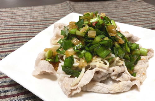 今日のキムチ料理レシピ：豚しゃぶのニラキムチダレ
