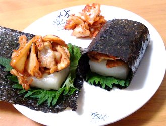 今日のキムチ料理レシピ：豚キムチと焼き餅の海苔巻き