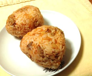 今日のキムチ料理レシピ：豚キムチ混ぜご飯のイタリア風おにぎり