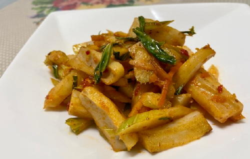 今日のキムチ料理レシピ：セロリとレンコンのピリ辛マヨ炒め