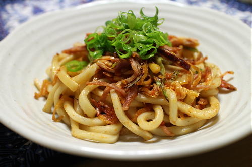 今日のキムチレシピ：焼豚と桜エビのキムチ焼きうどん