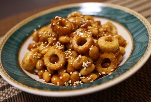 今日のキムチ料理レシピ：大豆とちくわのピリ辛きんぴら