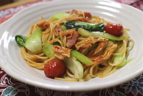 今日のキムチ料理レシピ：チンゲン菜とキムチのパスタ