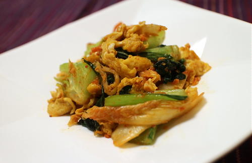 今日のキムチ料理レシピ：チンゲン菜とキムチの卵炒め