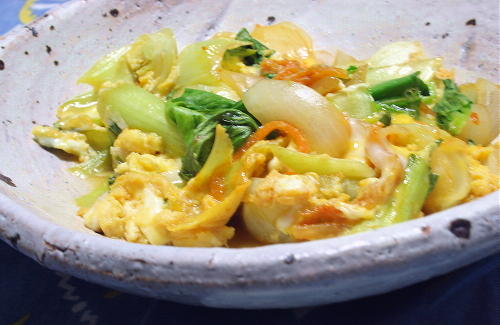 今日のキムチ料理レシピ：青梗菜とキムチの卵とじ