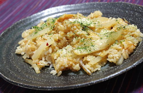 今日のキムチ料理レシピ：　大根とキムチの炒飯