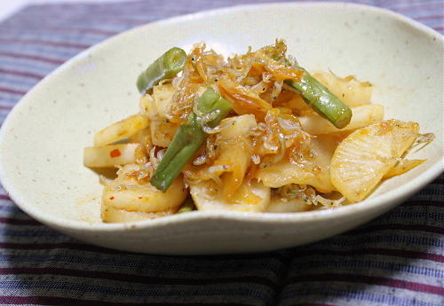 今日のキムチ料理レシピ：大根とじゃこのキムチ炒め