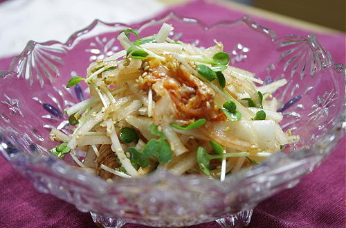 今日のキムチ料理レシピ：大根とキムチのサラダ