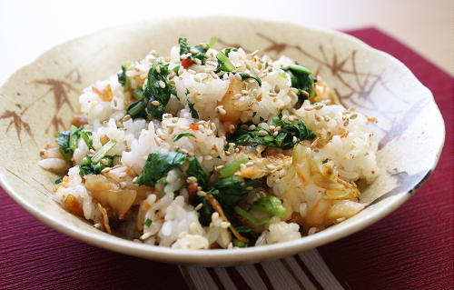 今日のキムチ料理レシピ：大根菜とキムチの混ぜご飯