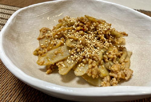 今日のキムチ料理レシピ：ゴボウのピリ辛ひき肉煮