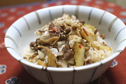 今日のキムチレシピ：牛肉とキムチの混ぜご飯