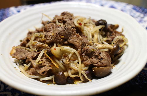 今日のキムチレシピ：もやしと牛肉のキムチ炒め