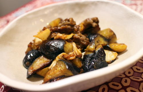 今日のキムチ料理レシピ：牛肉と茄子とキムチのケチャップ炒め