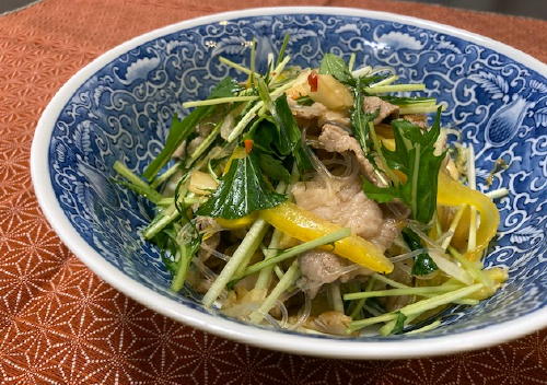 今日のキムチ料理レシピ：牛肉とキムチのサラダ