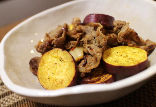 今日のキムチ料理レシピ：牛肉とサツマイモのキムチ炒め