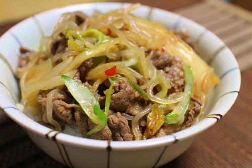 今日のキムチレシピ：牛キムチ丼