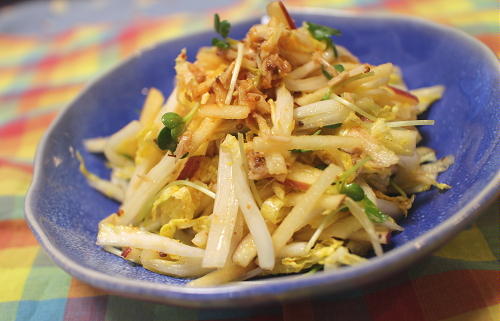 今日のキムチ料理レシピ：白菜とリンゴのキムチサラダ