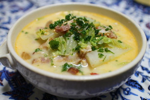 今日のキムチ料理レシピ：白菜のピリ辛ミルクスープ