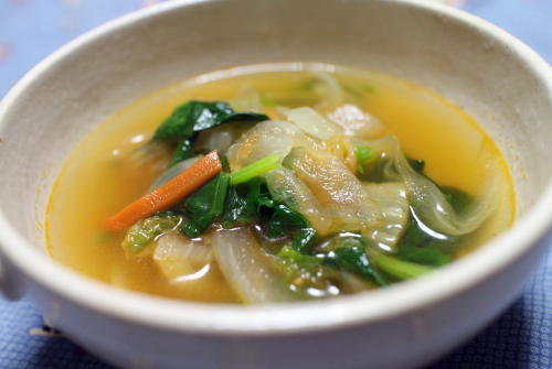 今日のキムチレシピ：ほうれん草とキムチのスープ