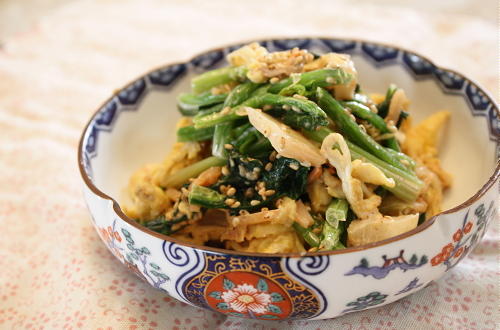 今日のキムチ料理レシピ：ほうれん草と卵とキムチのごまマヨ和え